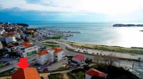 Orange House three bedroom apartment with sea view